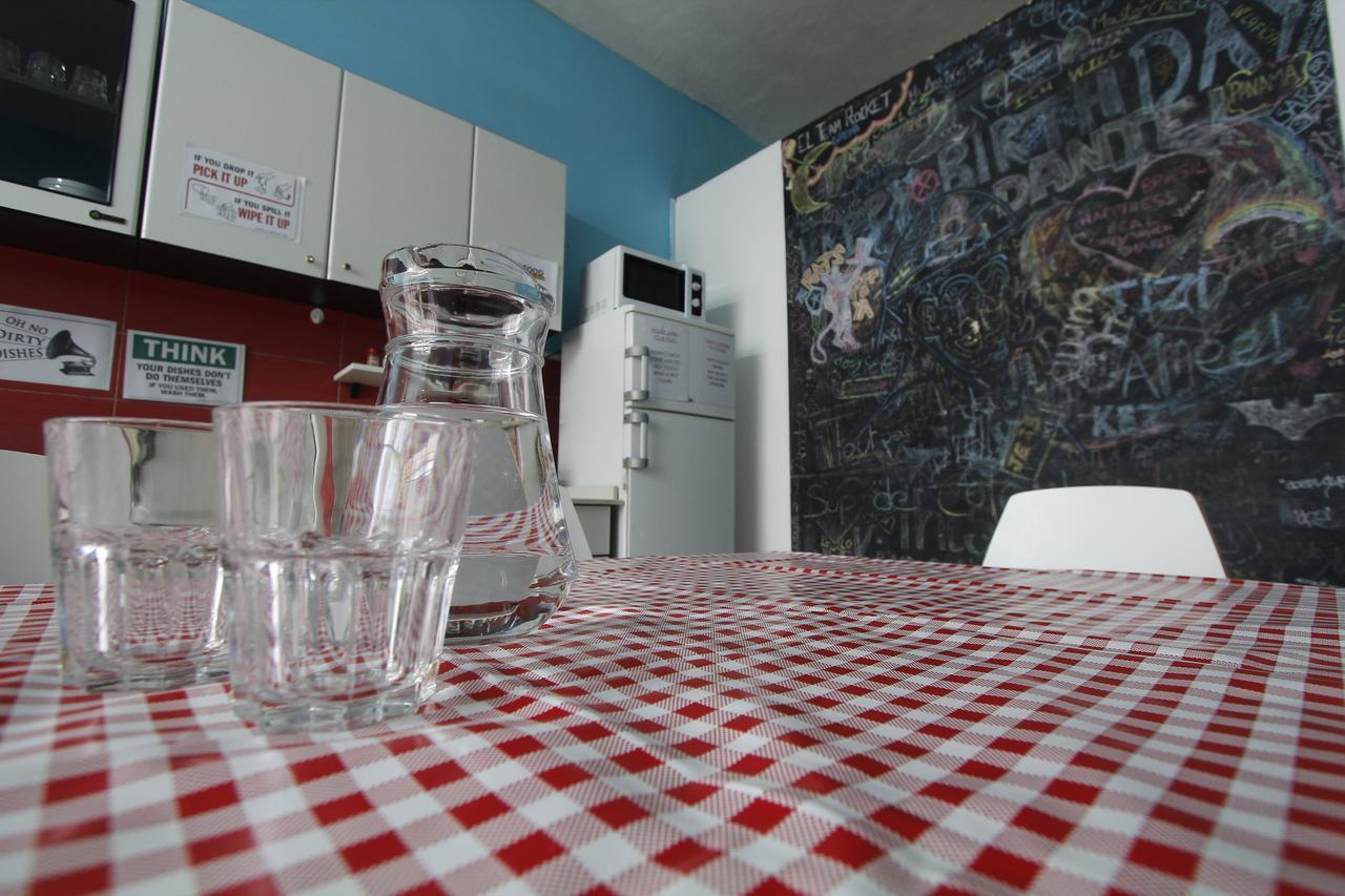 Metropole Budget Hostel San Ġiljan Kültér fotó